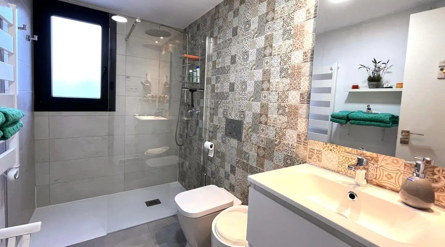 Baño de Piso en venta en Capdepera con Aire acondicionado, Terraza y Amueblado