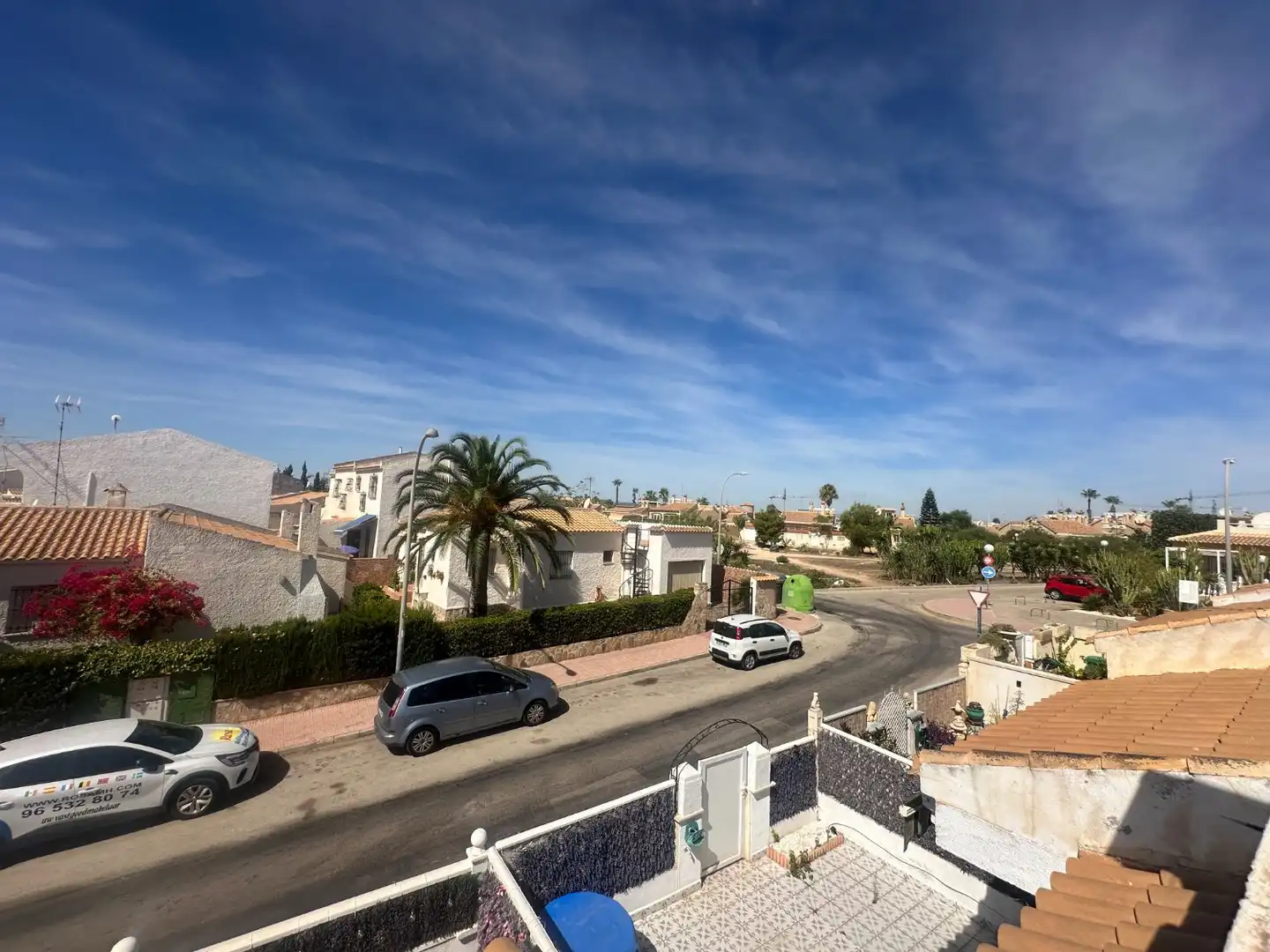 Vista exterior de Casa o xalet en venda en Orihuela amb Aire condicionat, Piscina i Moblat