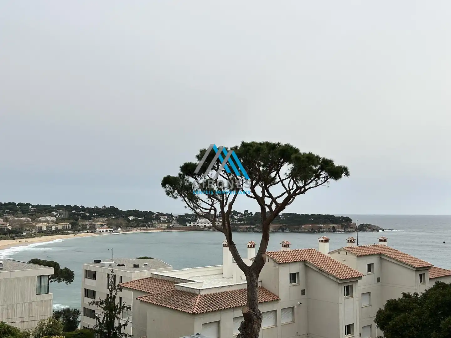 Vista exterior de Apartament de lloguer en Sant Feliu de Guíxols amb Calefacció, Terrassa i Alarma