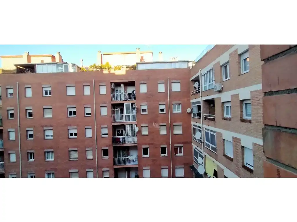 Vista exterior de Pis en venda en Girona