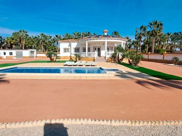 Villa con piscina in vendita a Camino del Hondo