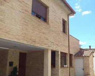 Exterior view of Single-family semi-detached for sale in  Zaragoza Capital