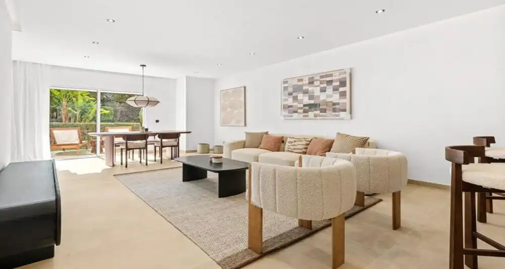 Home with pool for sale in Nueva Andalucía, imagen 11