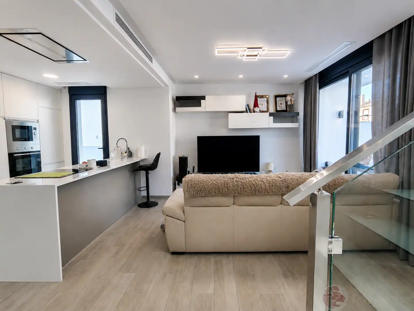 Sala d'estar de Casa o xalet en venda en El Campello amb Aire condicionat, Terrassa i Traster