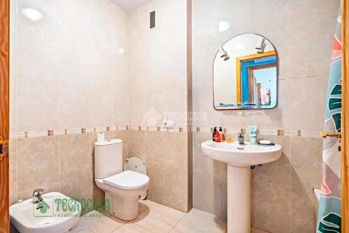 Badezimmer von Wohnung zum Verkauf in Vícar mit Heizung