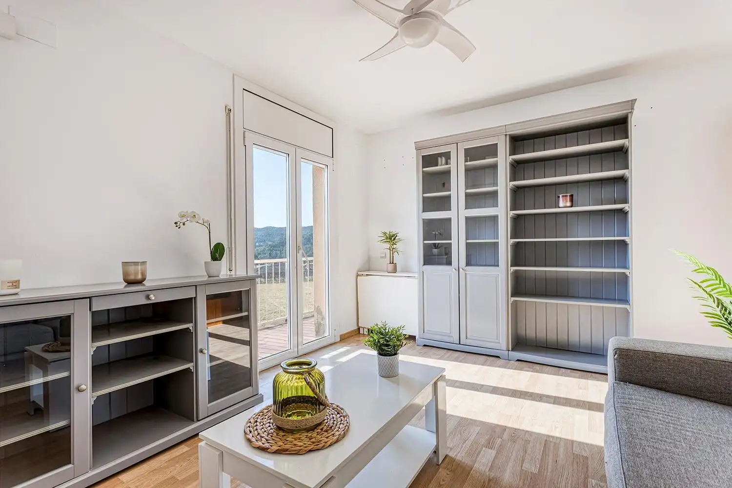 Wohnzimmer von Wohnung zum Verkauf in Sant Martí de Tous mit Terrasse, Abstellraum und Balkon