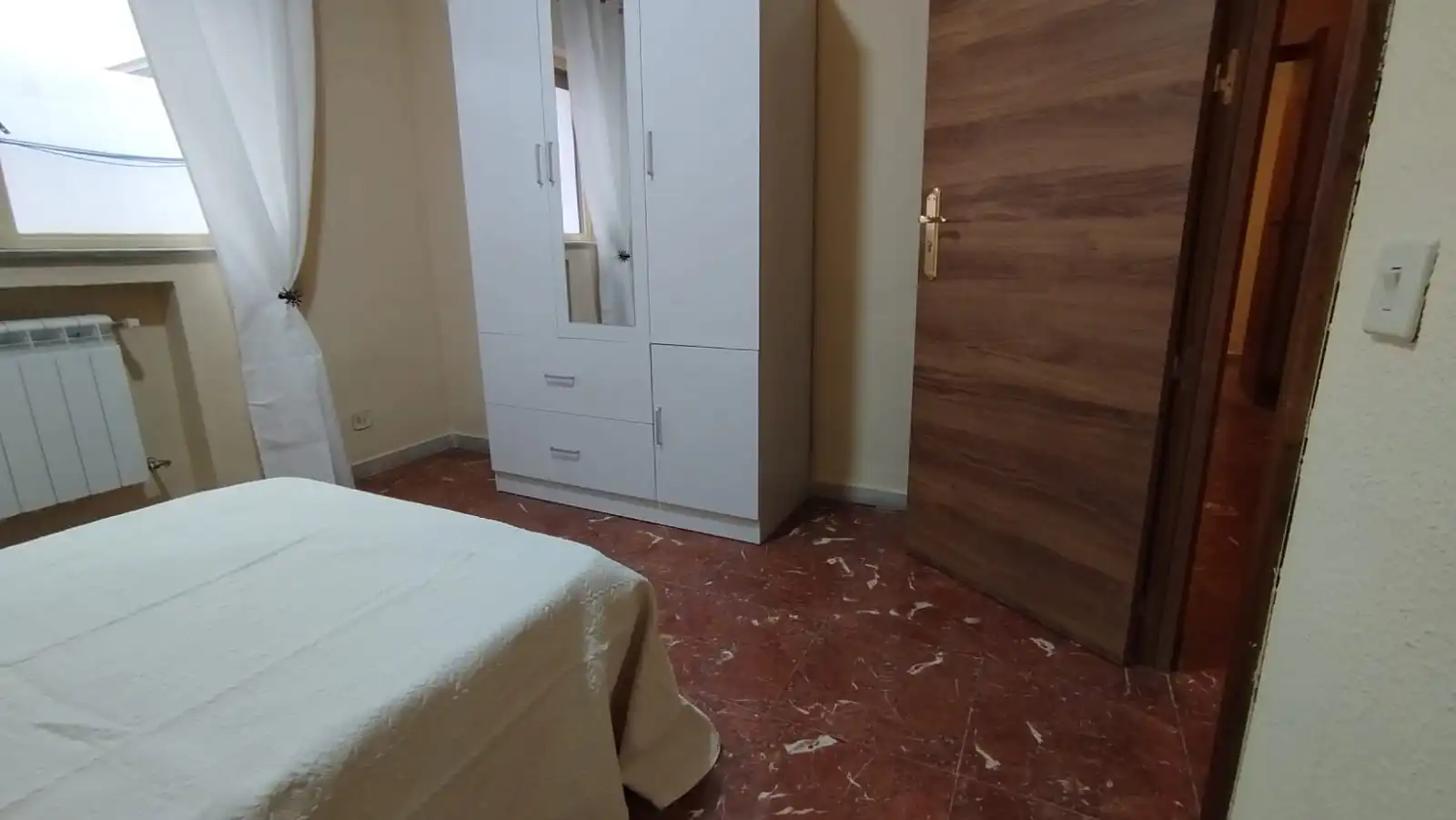 Schlafzimmer von Wohnung zur untervermieten in Salamanca mit Heizung, Parkett und Möbliert