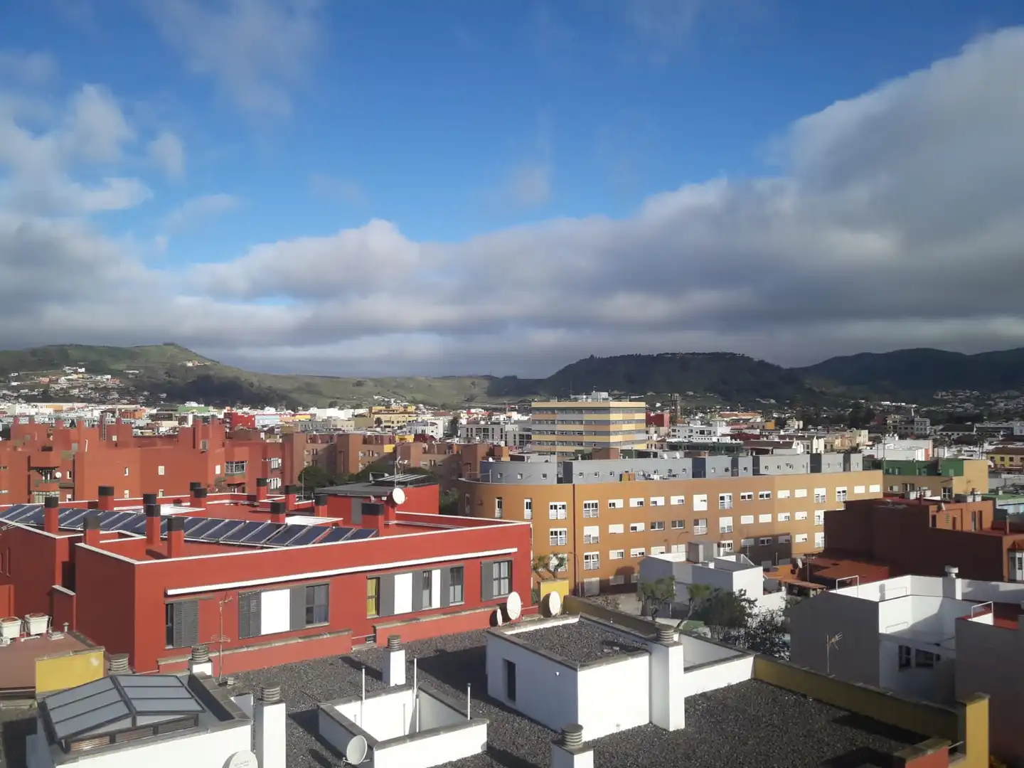 Außenansicht von Wohnung zur Miete in San Cristóbal de la Laguna mit Ofen und Waschmaschine