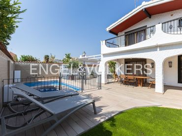 Casa con piscina in vendita a Corinto - Almarda