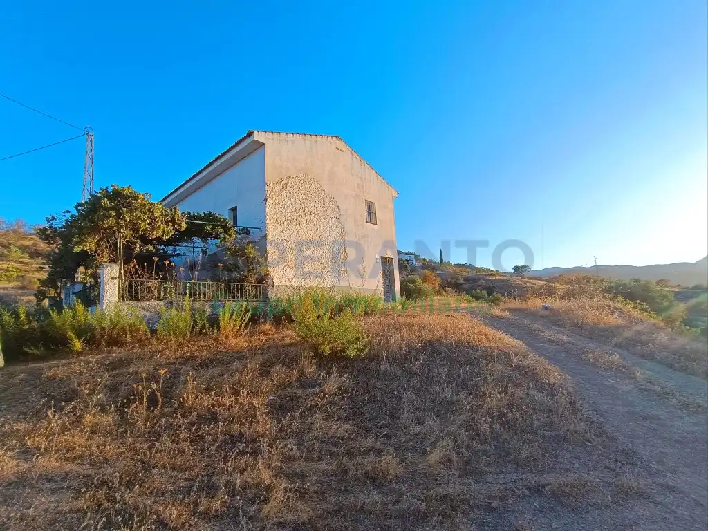 Country homes for sale in Guaro, Málaga