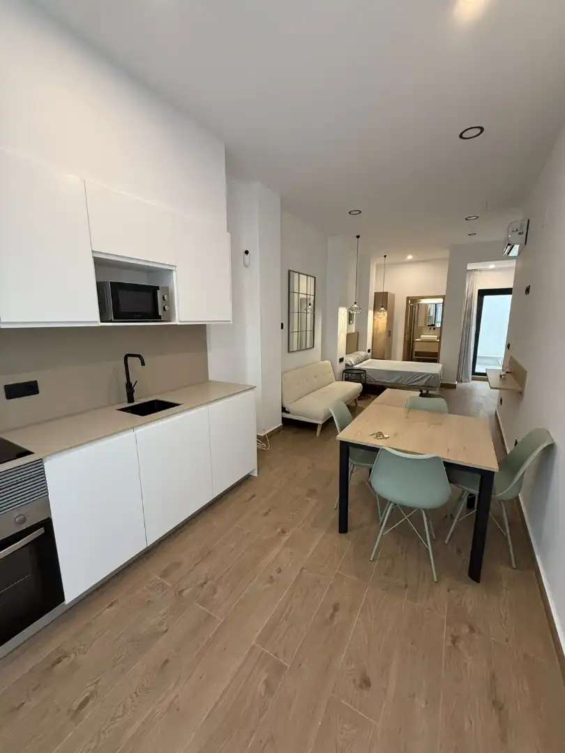 Habitación de Estudio en venta en Valencia con Aire acondicionado, Terraza y Amueblado