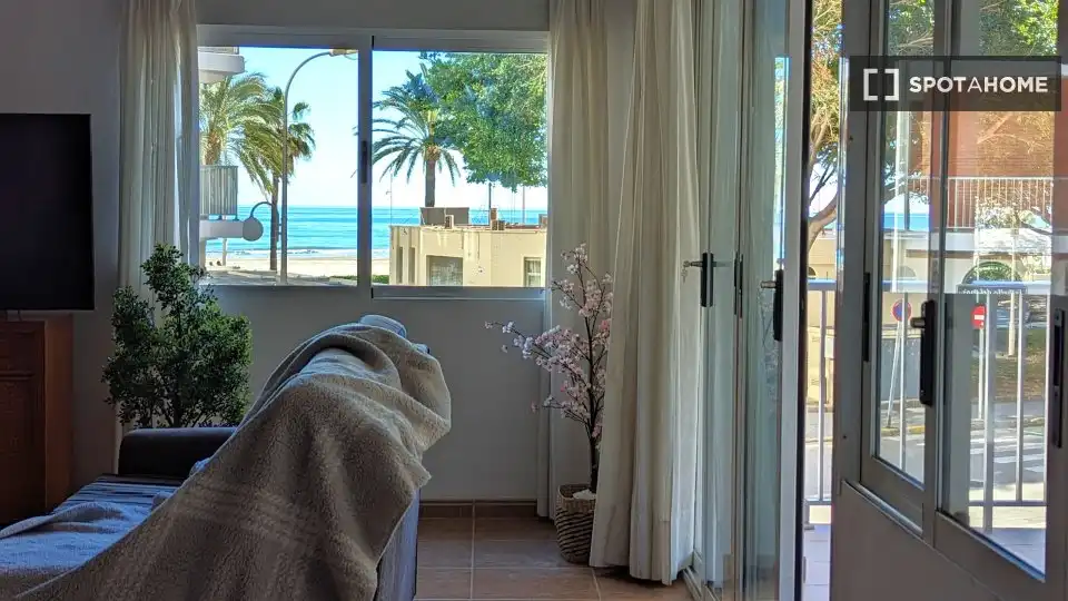 Habitación de Piso de alquiler en Cullera con Aire acondicionado, Calefacción y Amueblado
