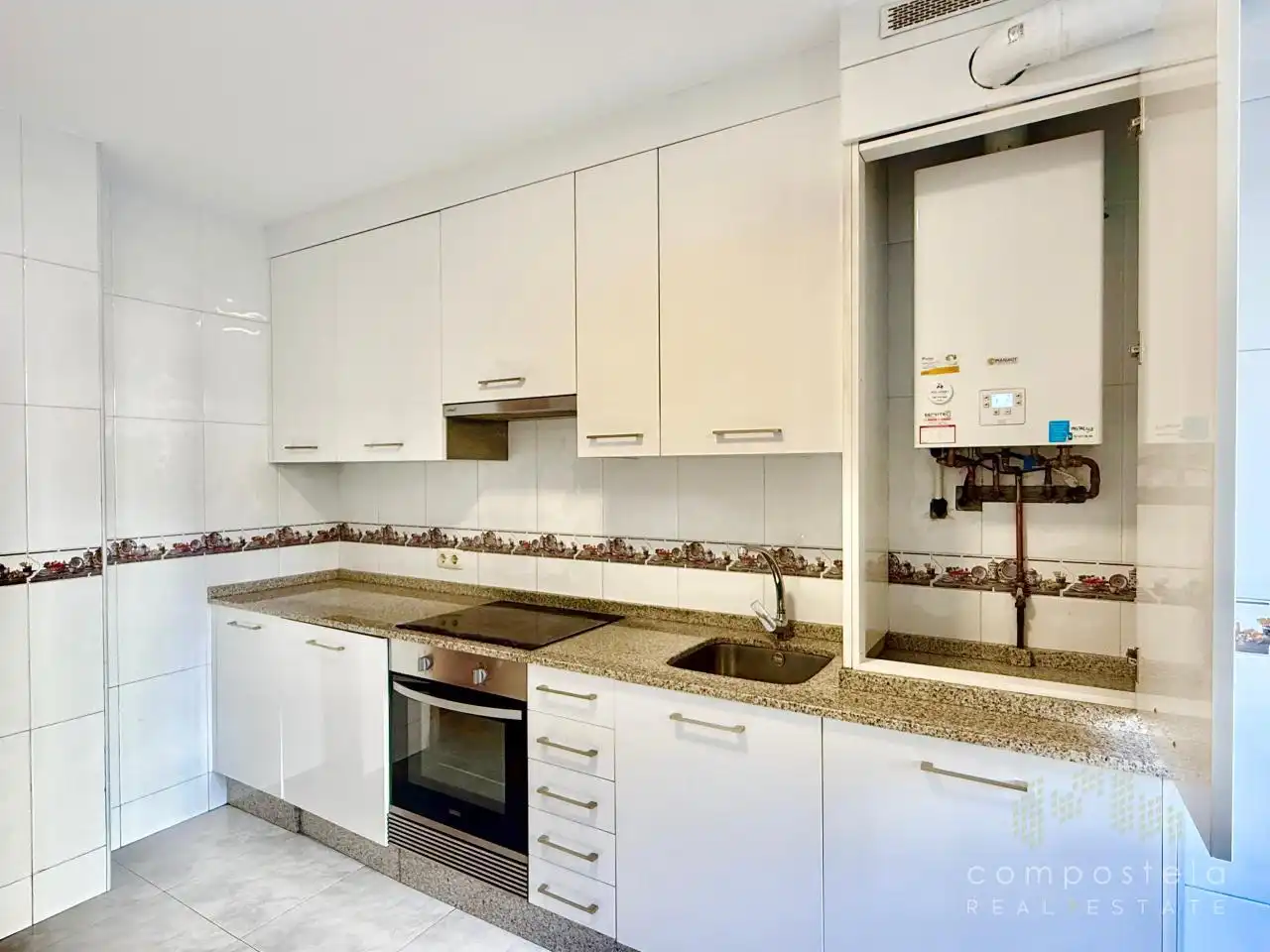 Kitchen of Flat for rent in Ames  with Heating, Storage room and Balcony