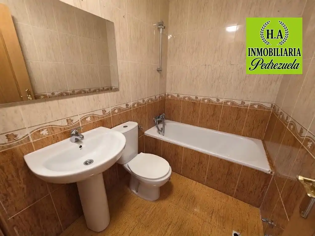 Baño de Dúplex de alquiler en Pedrezuela con Calefacción