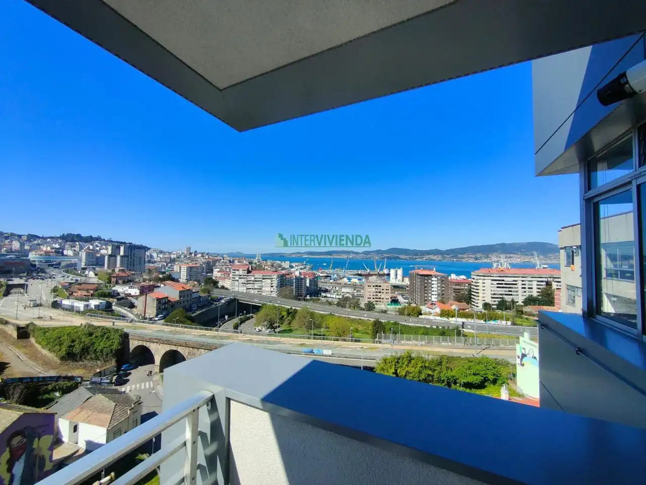 Vista exterior de Piso en venta en Vigo  con Calefacción, Terraza y Trastero