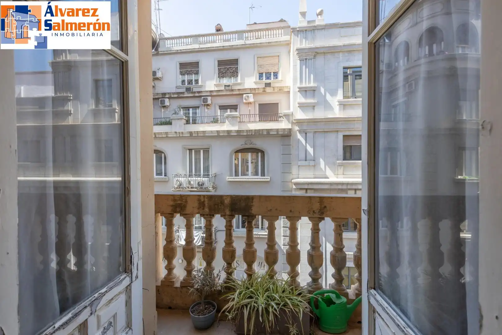 Terrassa de Pis en venda en Granada amb Calefacció