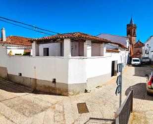 Vista exterior de Casa o xalet en venda en Fuenteheridos amb Terrassa