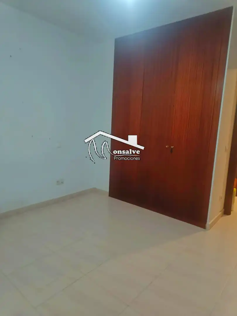 Habitación de Casa adosada en venta en Camarenilla con Calefacción