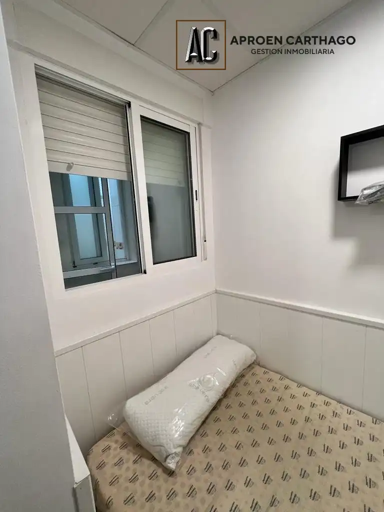 Study for rent in Calle Gloria, Casco Antiguo