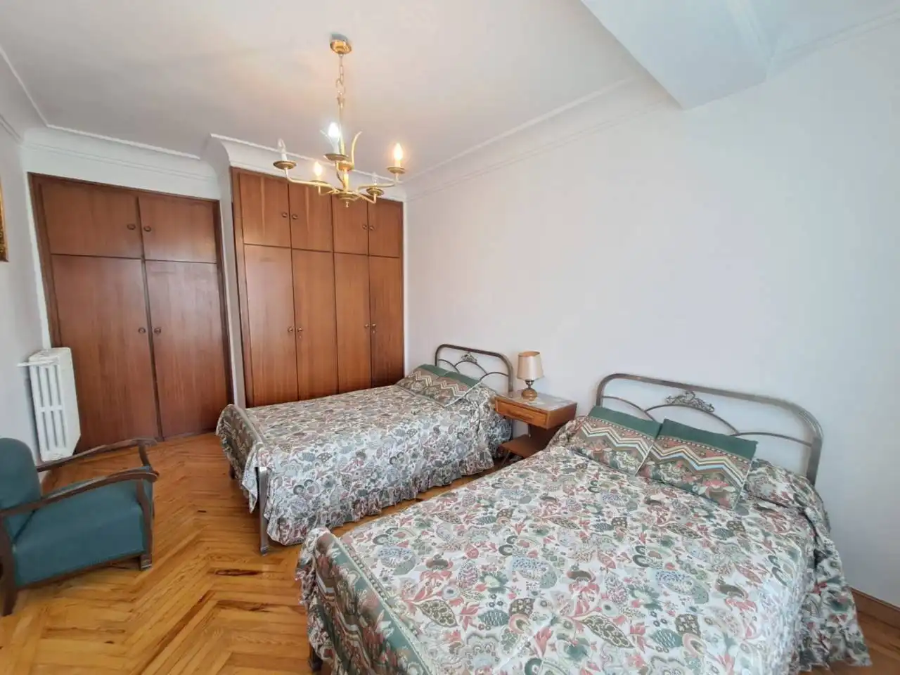 Habitación de Piso en venta en Burgos con Calefacción y Trastero