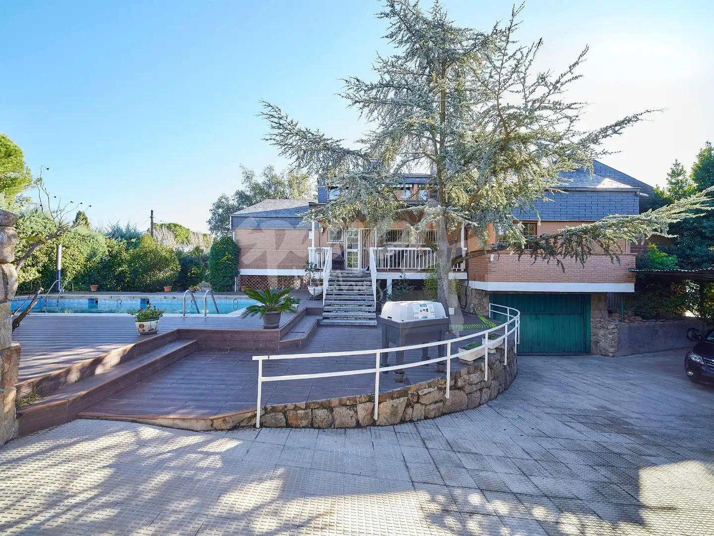Exterior view of Houses for sale in Las Rozas de Madrid  with Air Conditioner, Heating and Private garden