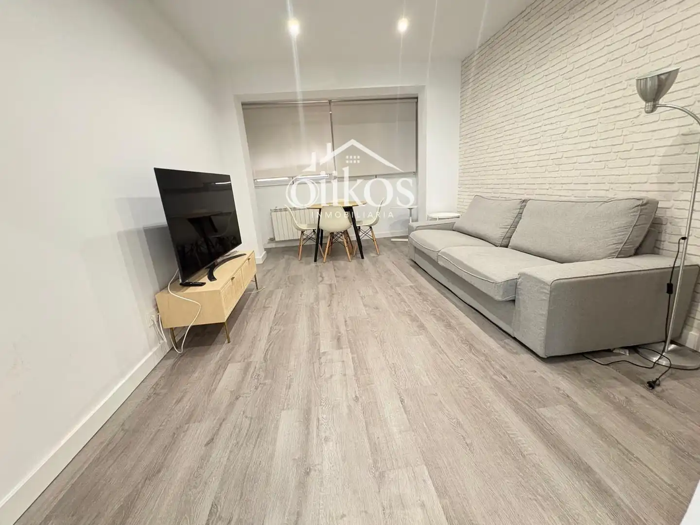 Sala d'estar de Pis de lloguer en Salamanca amb Calefacció, Parquet i Terrassa