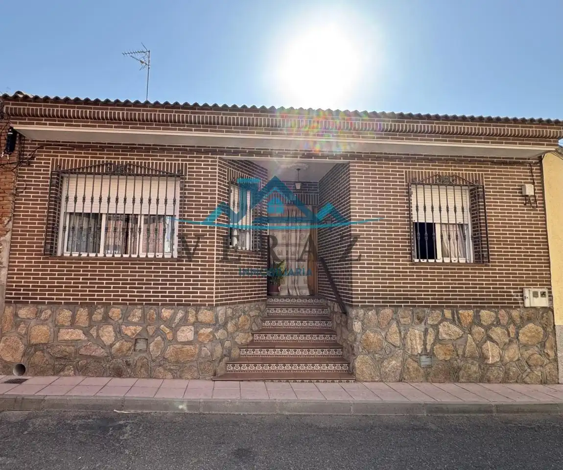 Exterior view of Houses for sale in Quismondo  with Air Conditioner
