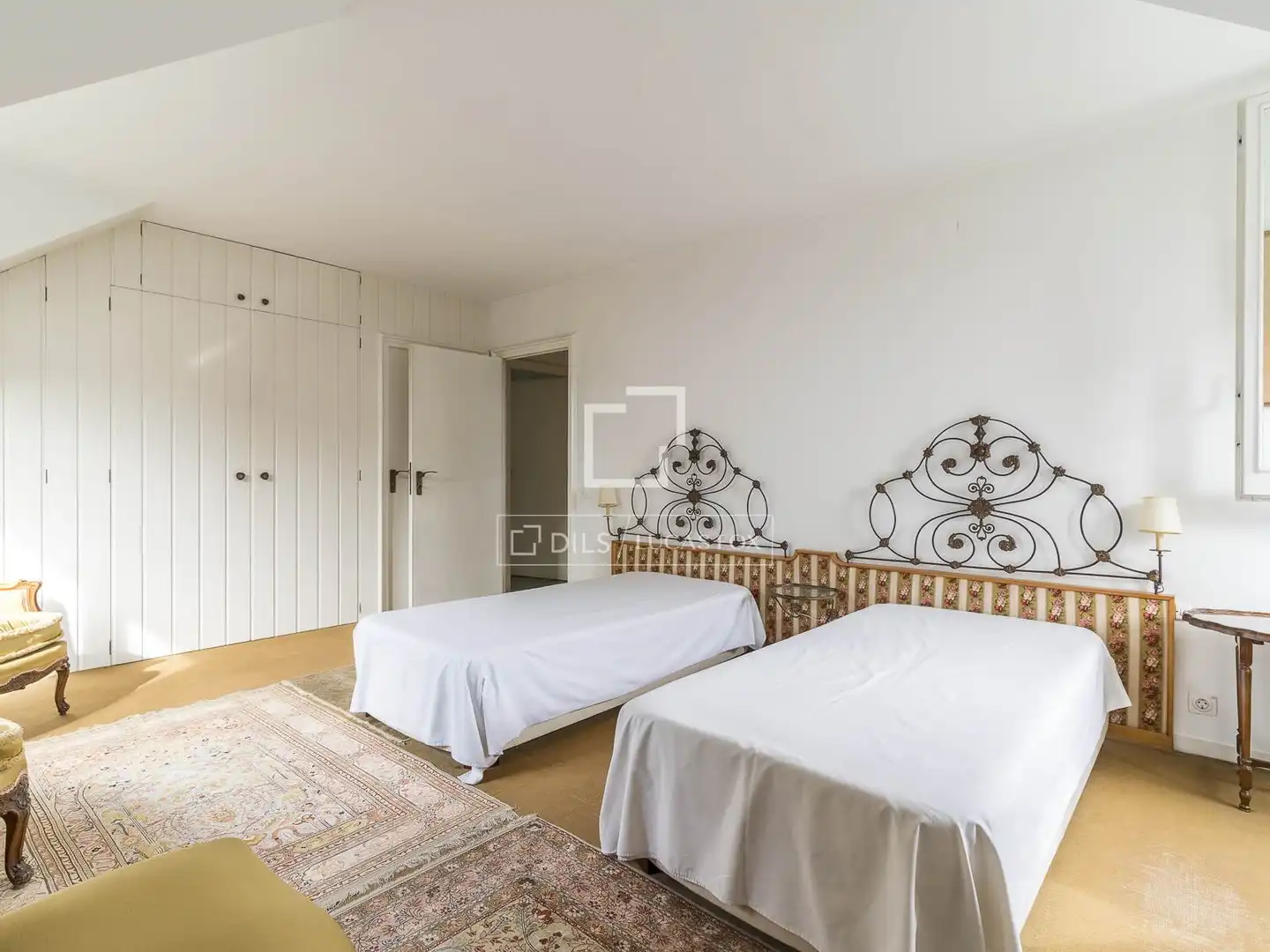 Habitación de Casa o chalet en venta en Barcelona con Calefacción, Jardín privado y Trastero