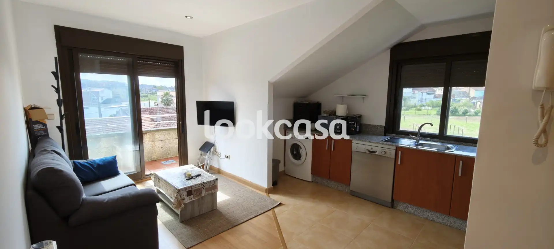 Sala de estar de Ático en venta en Sanxenxo con Calefacción, Jardín privado y Parquet