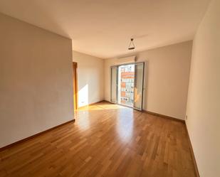 Bedroom of Attic for sale in  Barcelona Capital  with Air Conditioner, Heating and Private garden