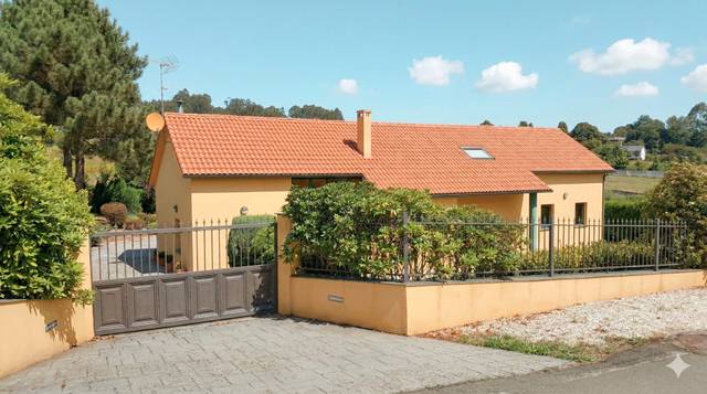 Casa-chalet en Venta en Lugar As Quintas en Abegondo
