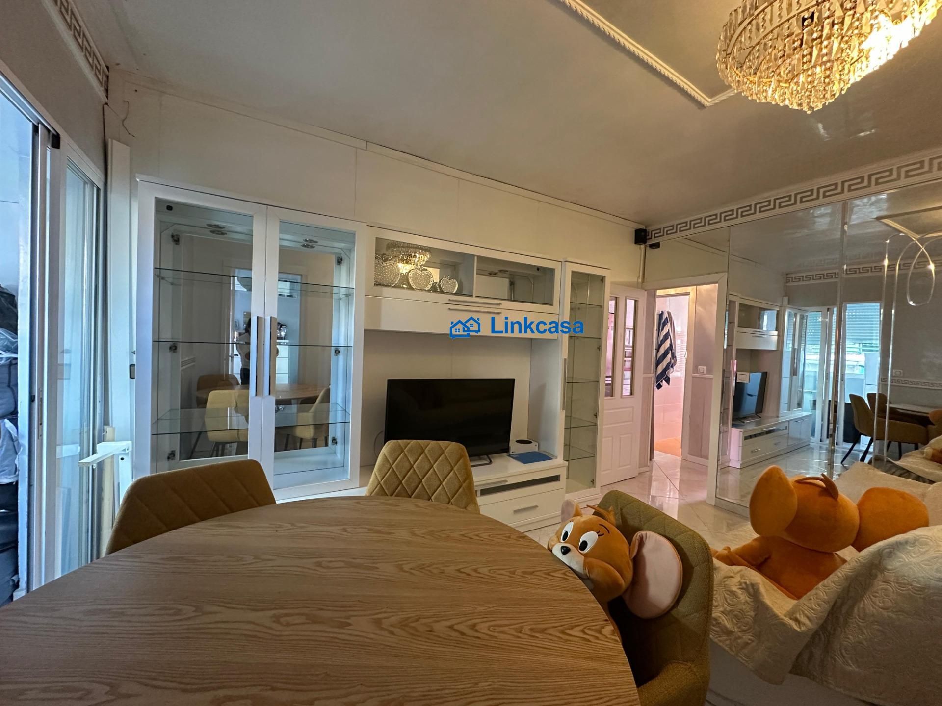 Sala d'estar de Pis en venda en  Madrid Capital amb Aire condicionat, Calefacció i Balcó