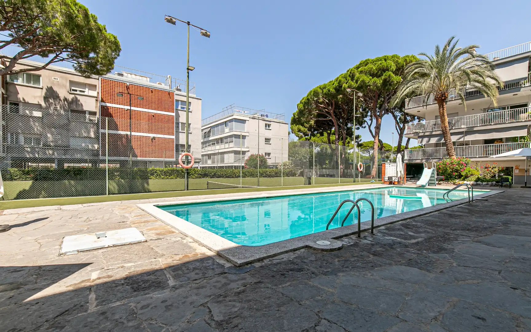 Swimming pool of Flat for sale in Castelldefels  with Air Conditioner, Heating and Private garden