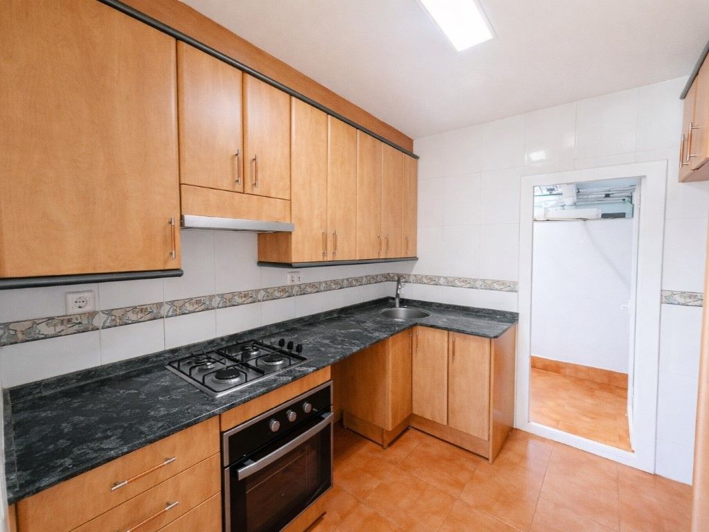 Cuina de Pis en venda en Vilafranca del Penedès amb Forn i Balcó