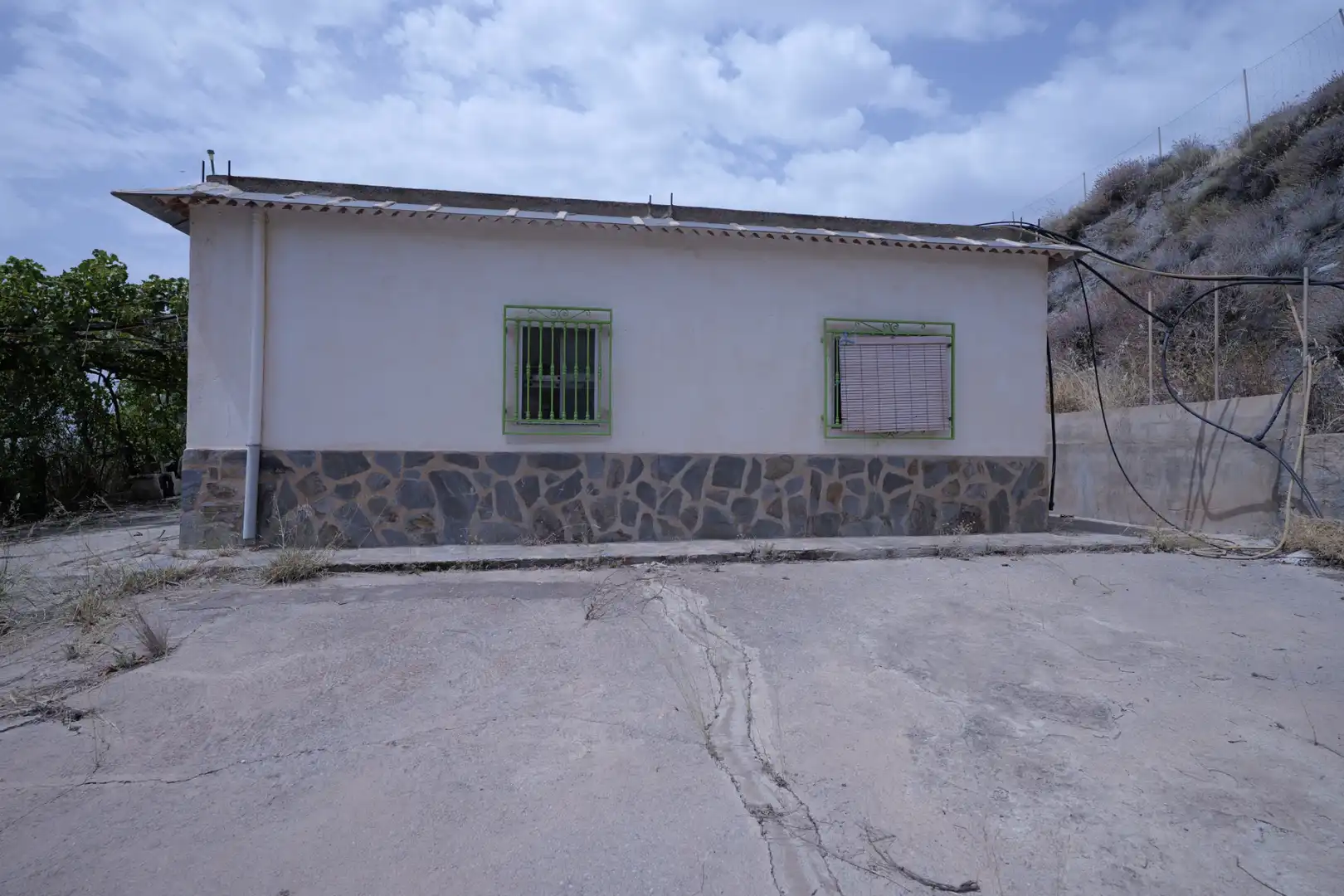 Vista exterior de Casa o xalet en venda en Nevada amb Jardí privat, Terrassa i Moblat
