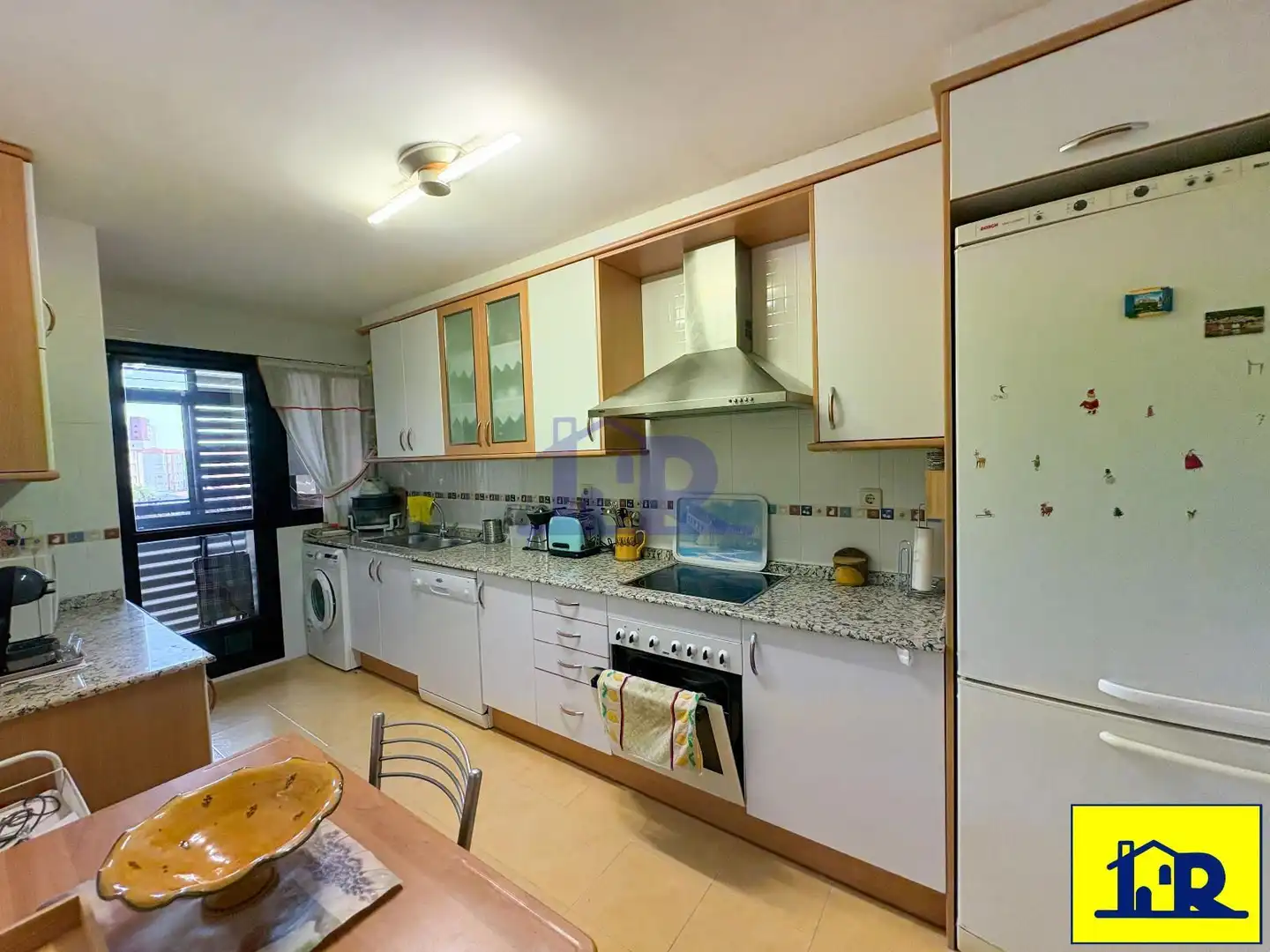 Cocina de Piso en venta en Cuenca con Calefacción, Trastero y Piscina