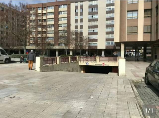 Garaje en Alquiler en Calle Vitoria, 37 en Villa Pilar