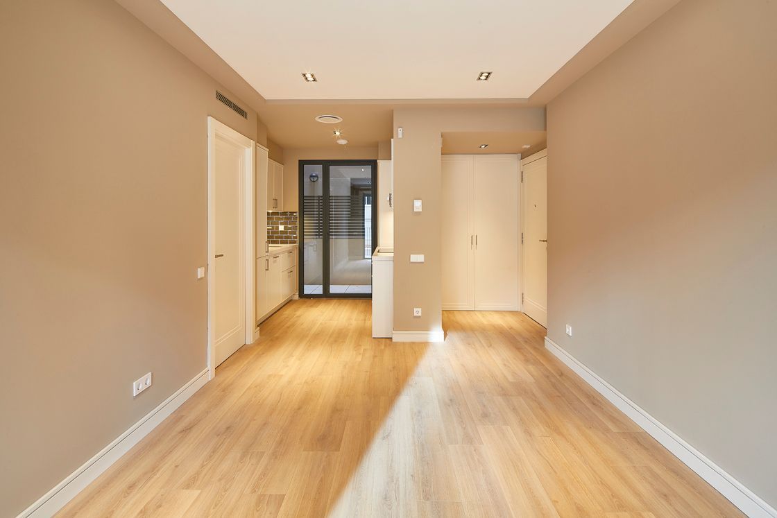 Flat to rent in  Barcelona Capital  with Air Conditioner, Heating and Private garden