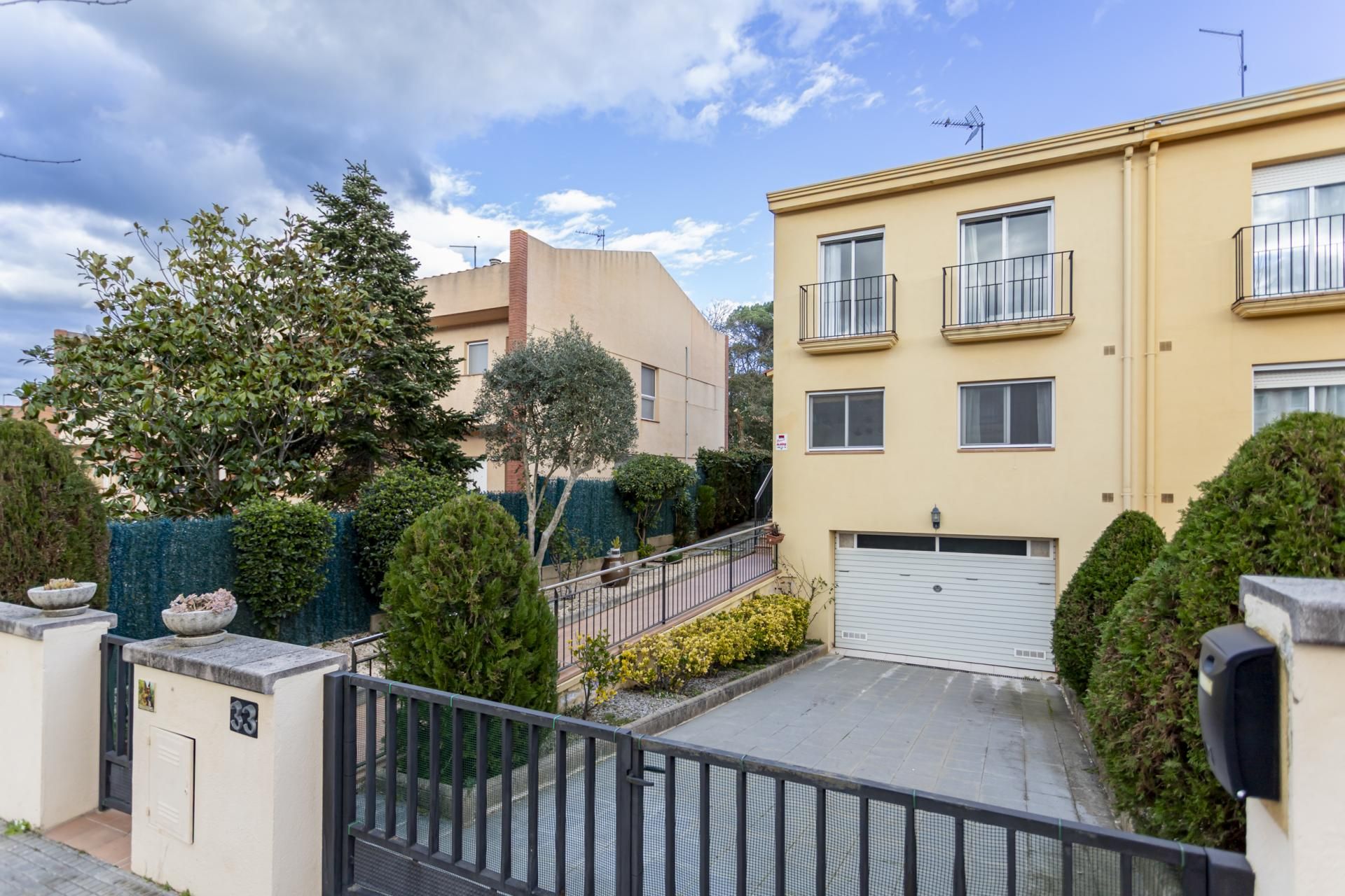 Casa adosada en venta