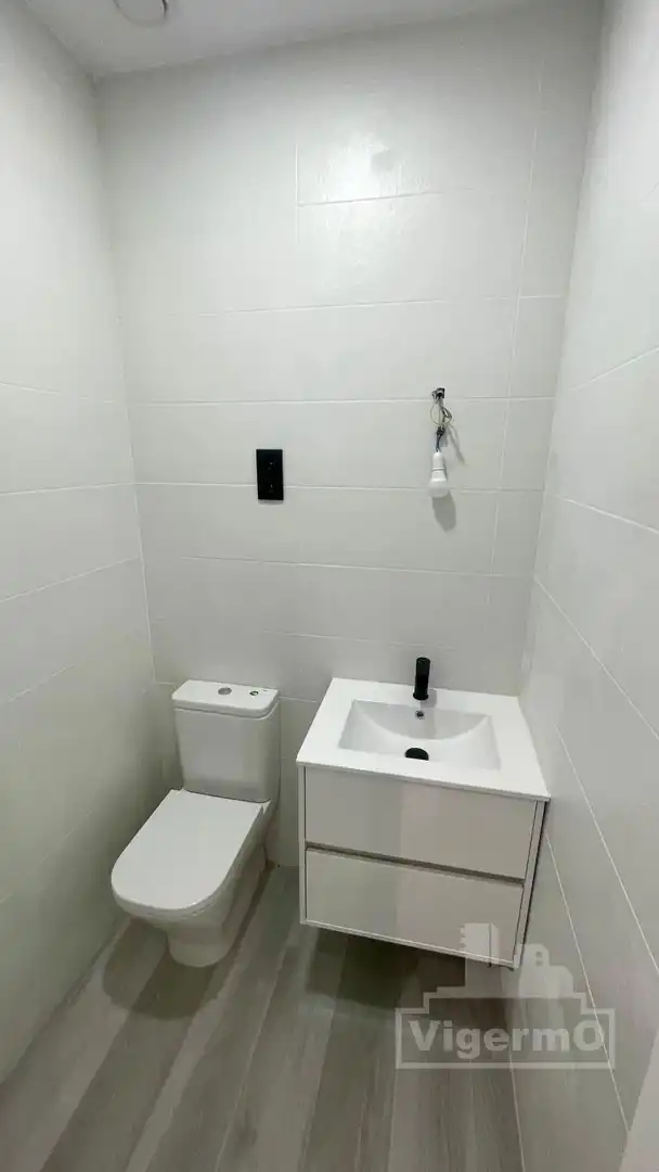 Bany de Casa adosada en venda en Población de Arroyo amb Calefacció i Piscina