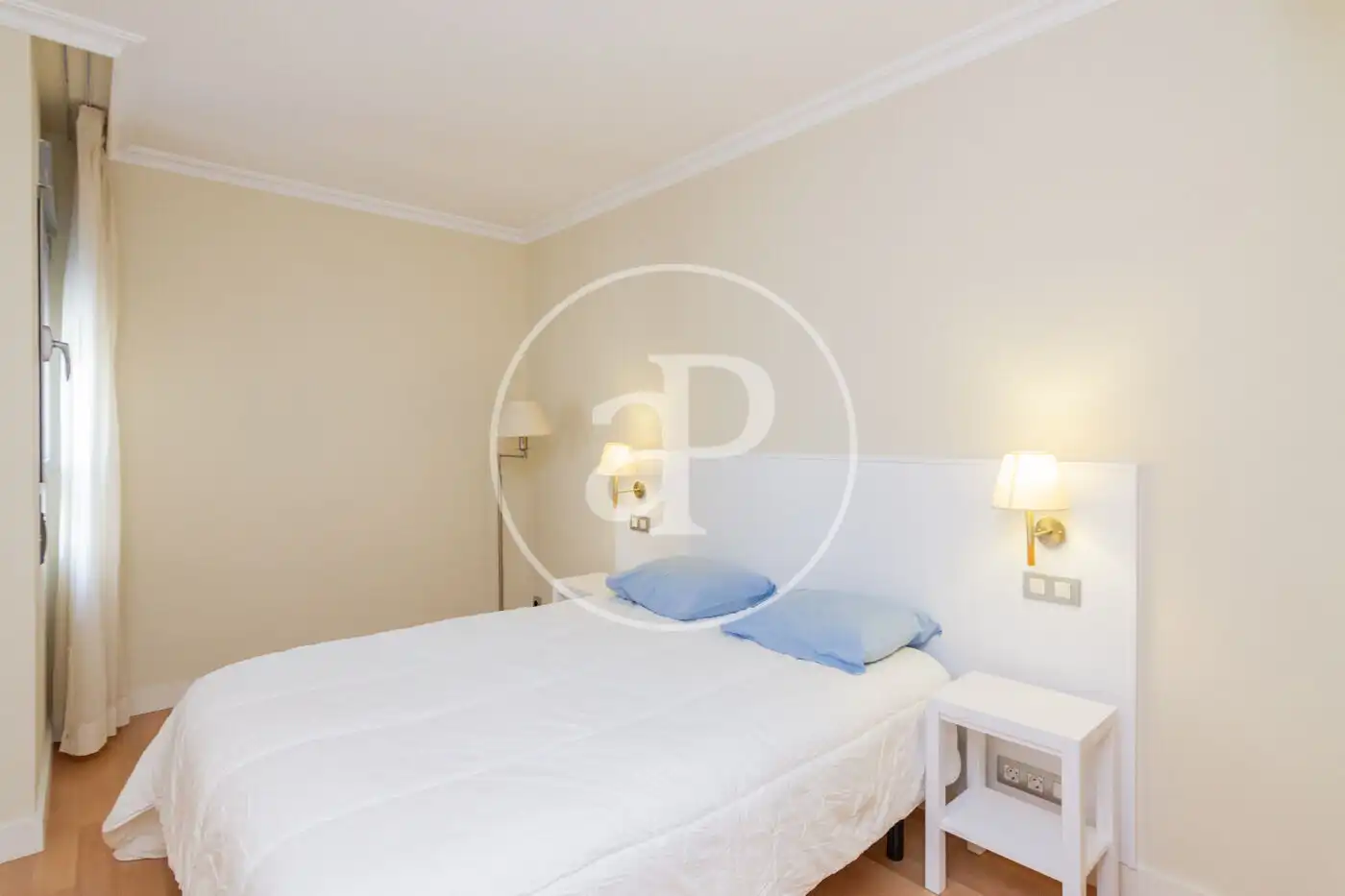 Schlafzimmer von Wohnung zur Miete in Madrid mit Klimaanlage, Heizung und Möbliert