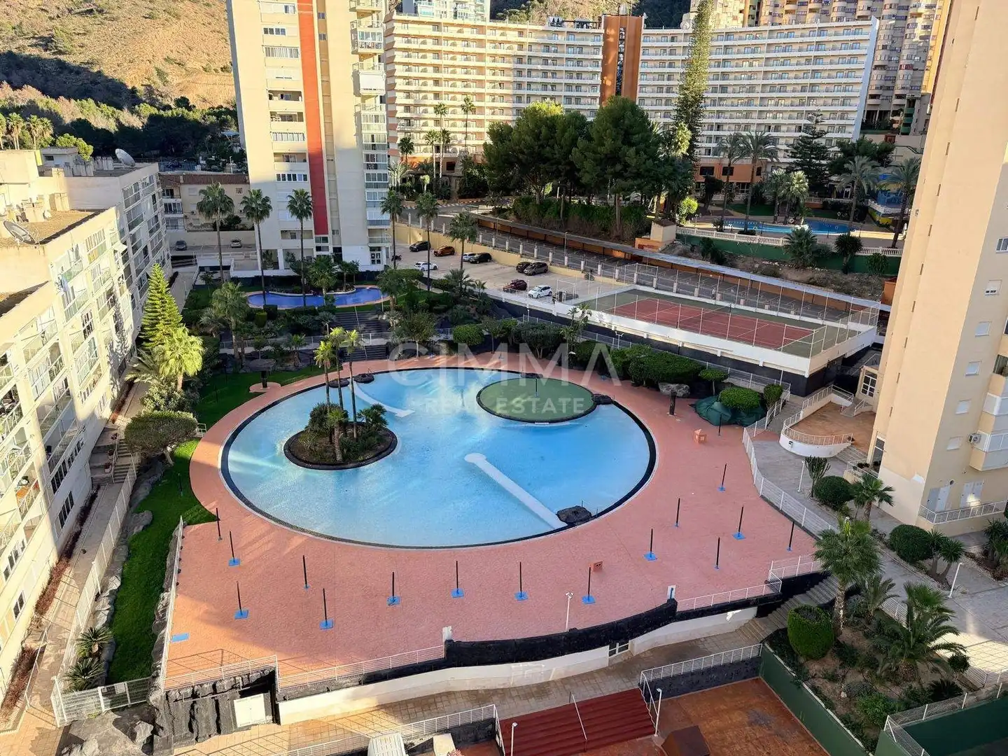Piscina de Apartament en venda en Benidorm amb Aire condicionat, Jardí privat i Terrassa