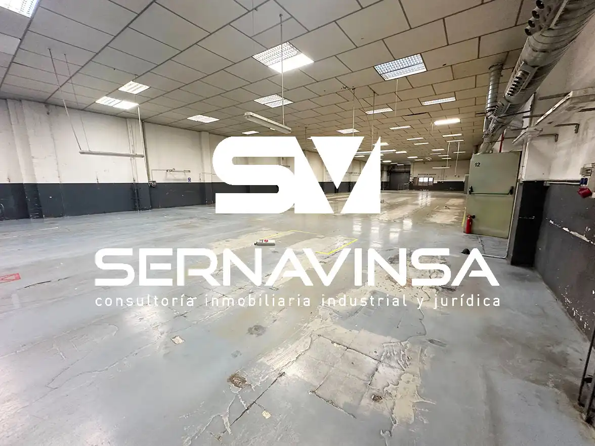 Vista exterior de Nave industrial de alquiler en Sabadell