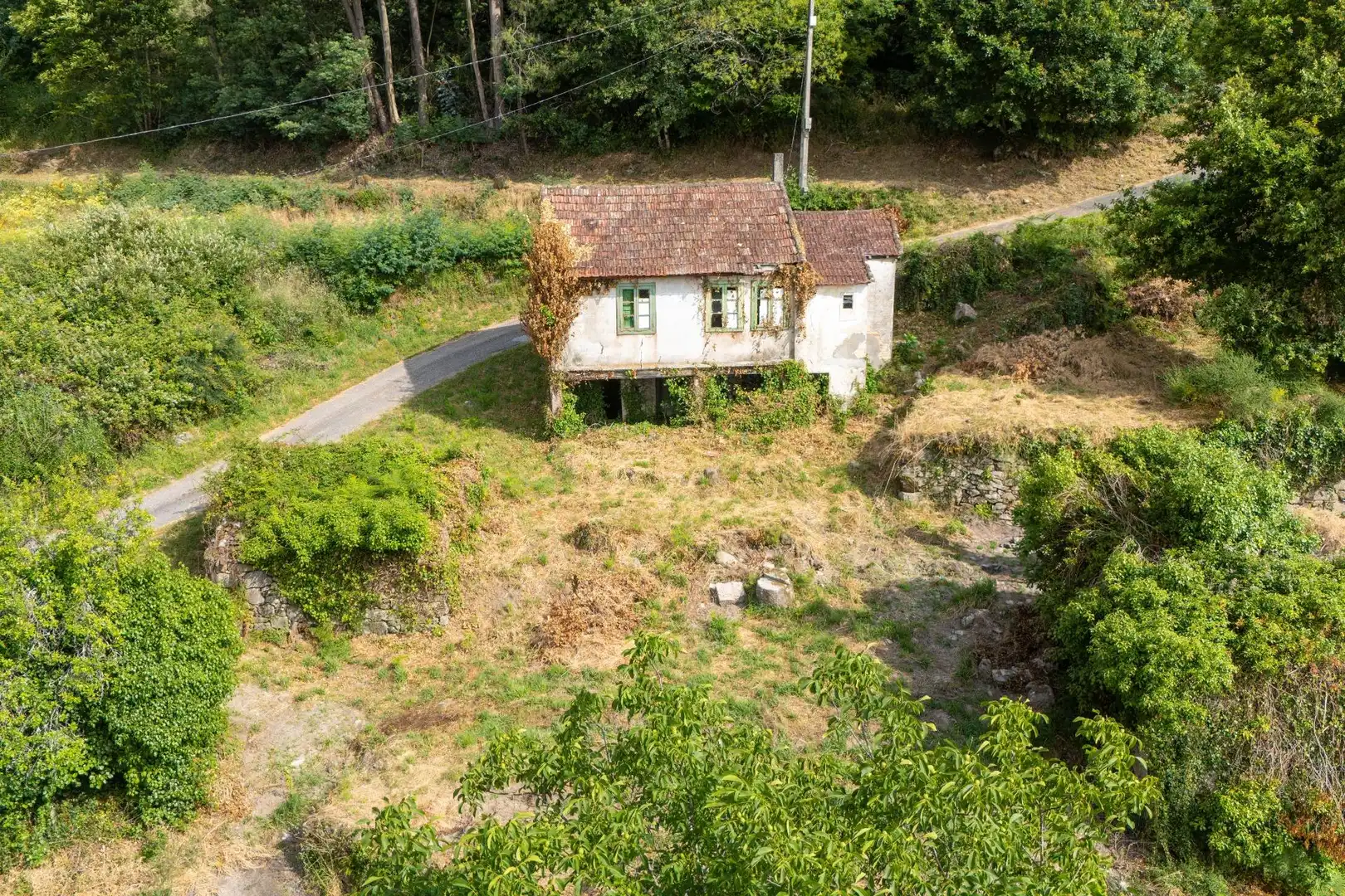 Finca rústica en venda en Arbo amb Jardí privat