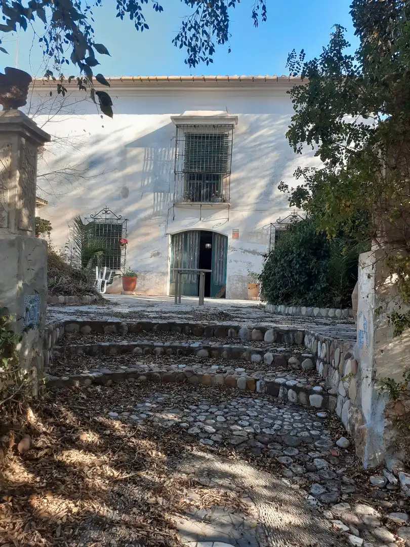 Vista exterior de Casa o xalet en venda en Almazora / Almassora amb Jardí privat, Terrassa i Moblat