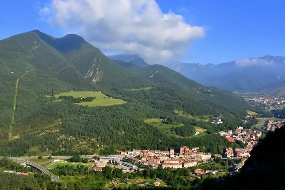 Vista exterior de Piso en venta en Guardiola de Berguedà con Calefacción y Internet
