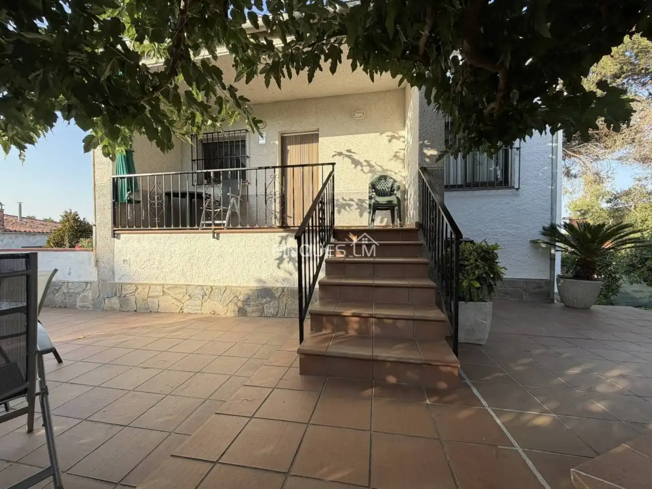 House with pool for sale in Calle Lérida, imagen 2