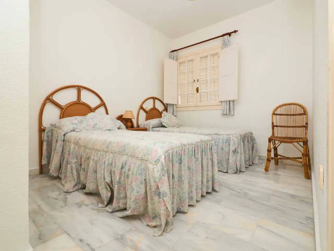 Habitación de Apartamento en venta en Torrevieja con Aire acondicionado, Calefacción y Terraza