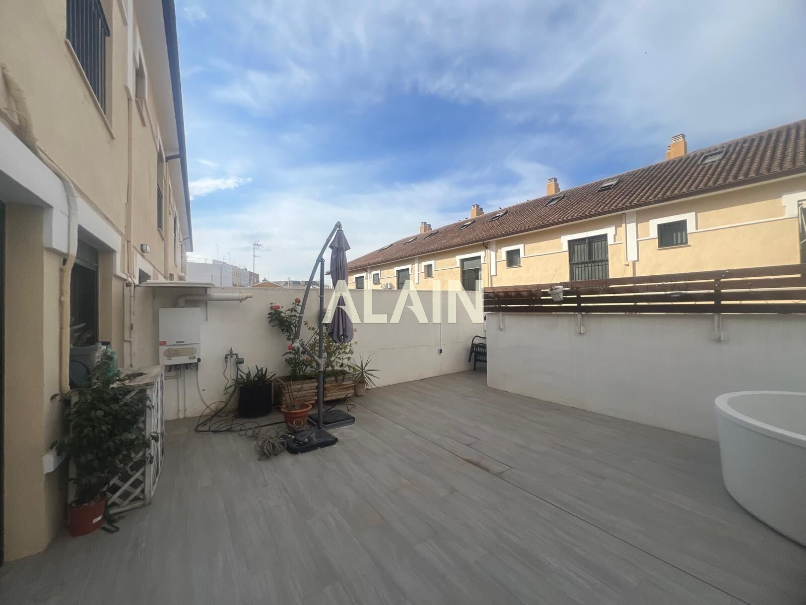Terrace of House or chalet for sale in  Valencia Capital  with Air Conditioner, Heating and Terrace