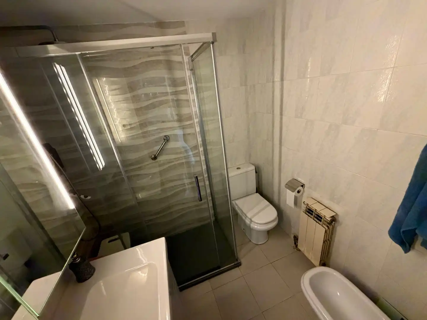 Bathroom of Flat for sale in Esparreguera  with Air Conditioner, Heating and Terrace